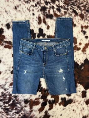 Zara Medium Blue Skinny Jeans with Subtle Distressing